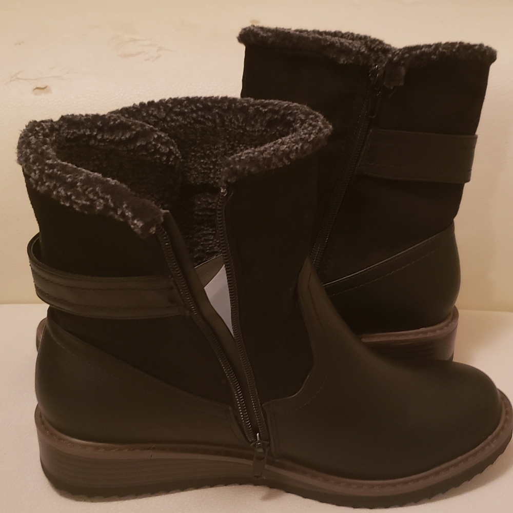 Boots - Picture 3 of 5